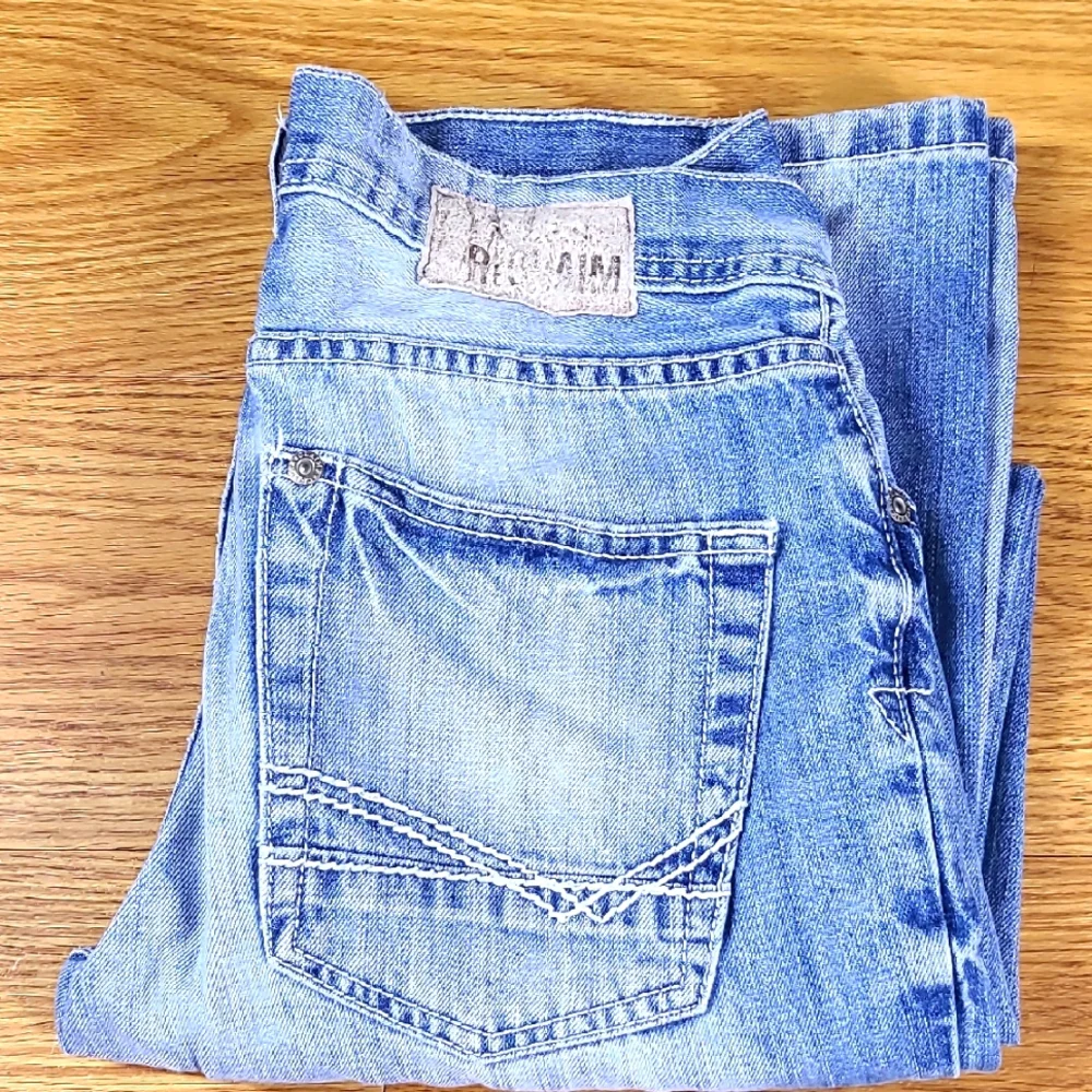 RECLAIM MENS 27x27 PRE-OWNED DISTRESSED STRIGHT BOOTCUT DENIM BLUE JEANS